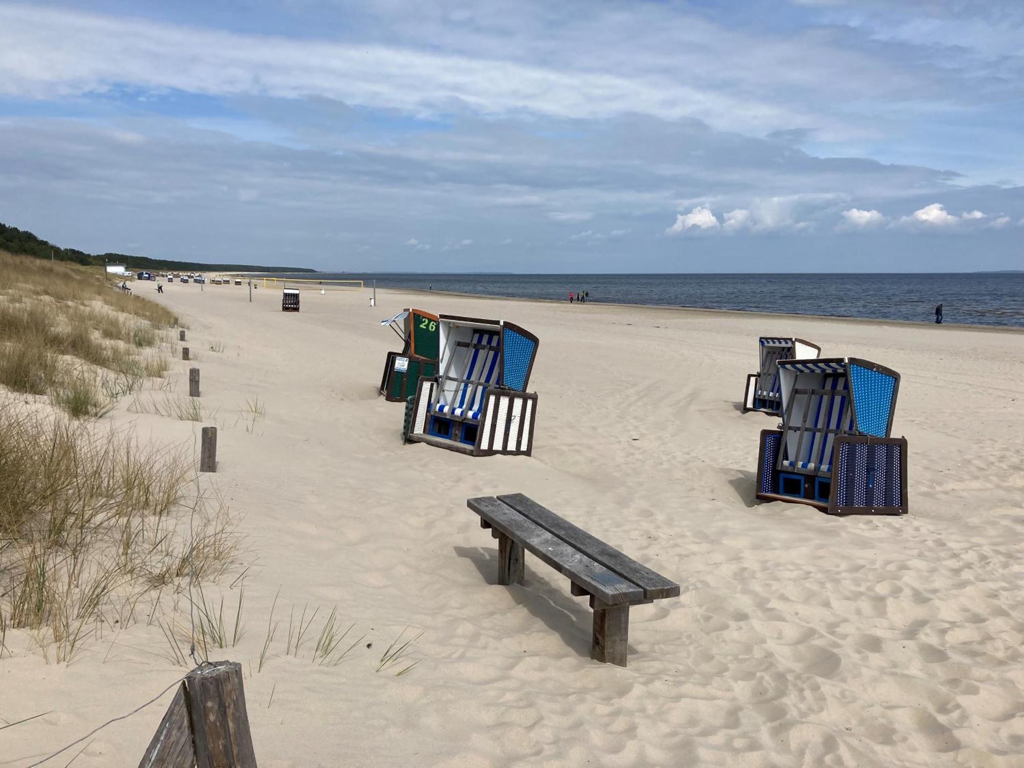 Reet Am Strand Mit Hund Karlshagen Kültér fotó